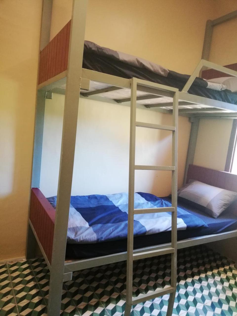 Bike&Bed Hostel Thakhek Bagian luar foto