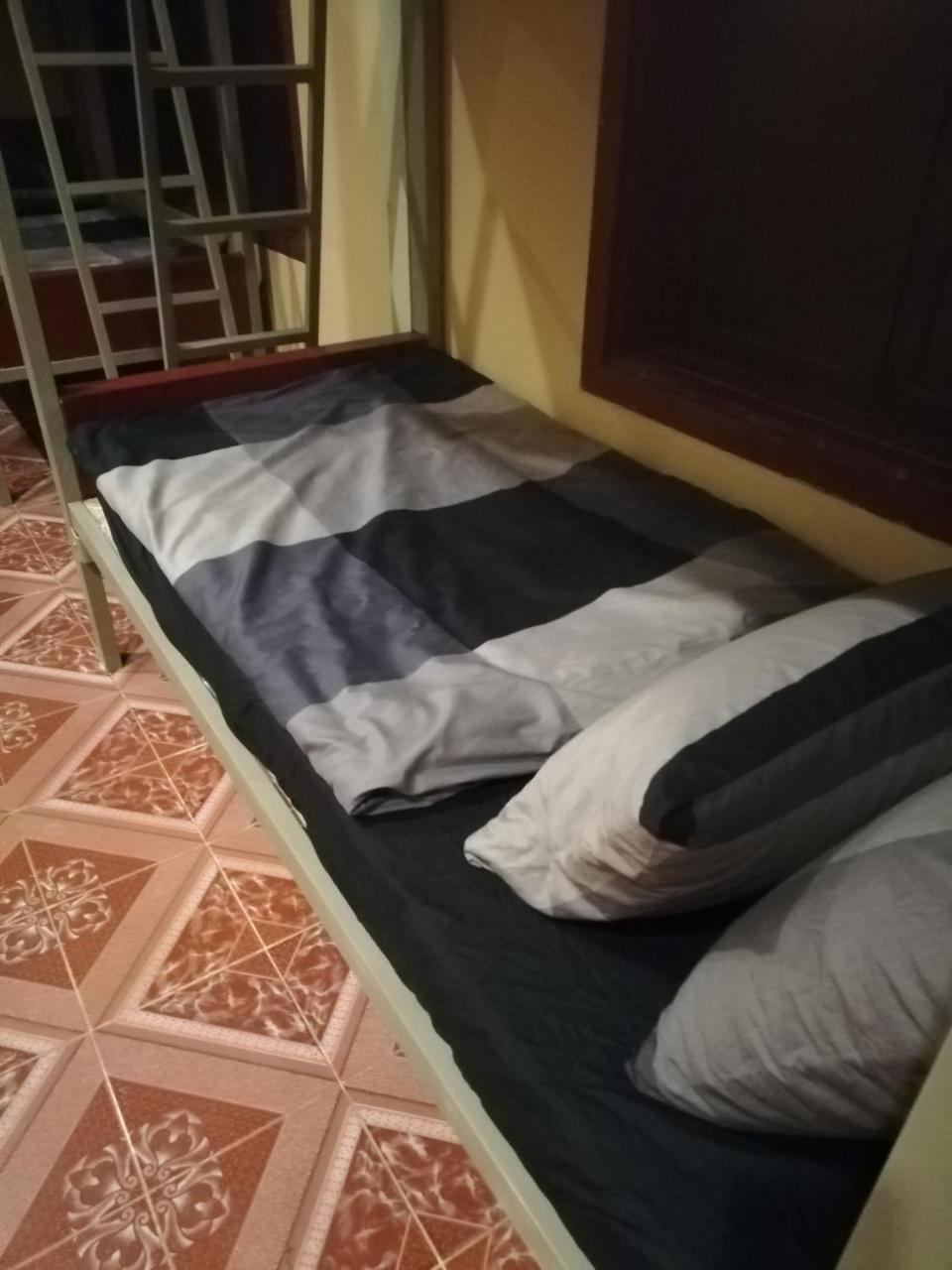 Bike&Bed Hostel Thakhek Bagian luar foto