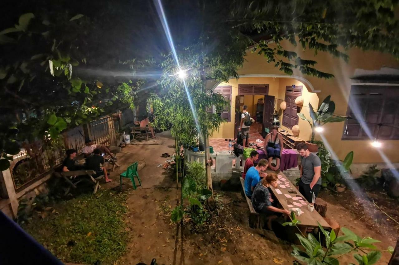 Bike&Bed Hostel Thakhek Bagian luar foto